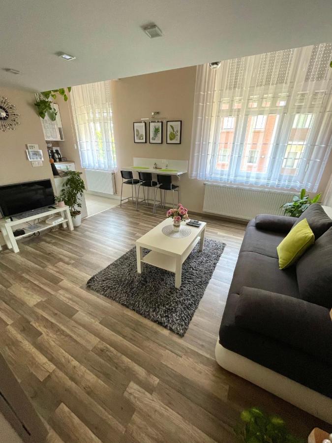 Island In The Downtown With Free Parking Appartement
