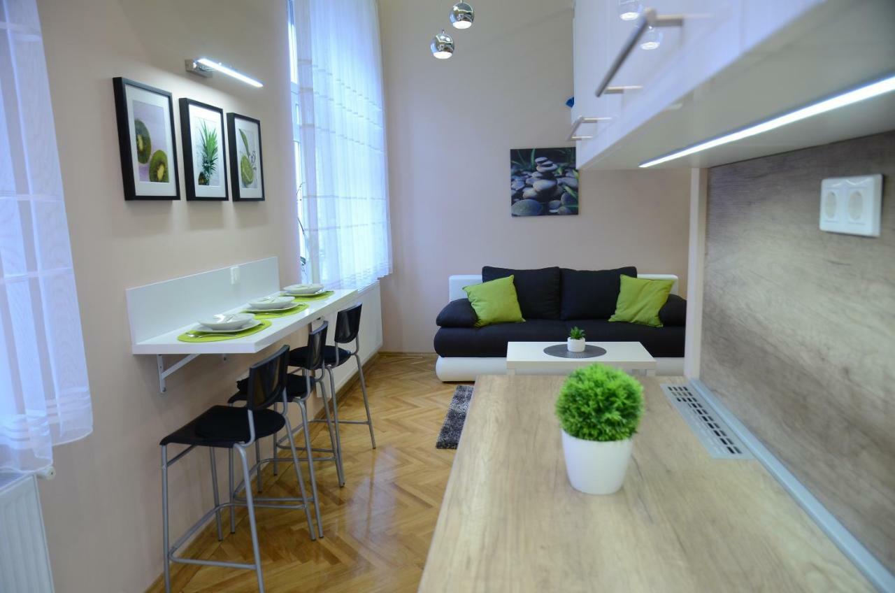 Island In The Downtown With Free Parking * Debrecen