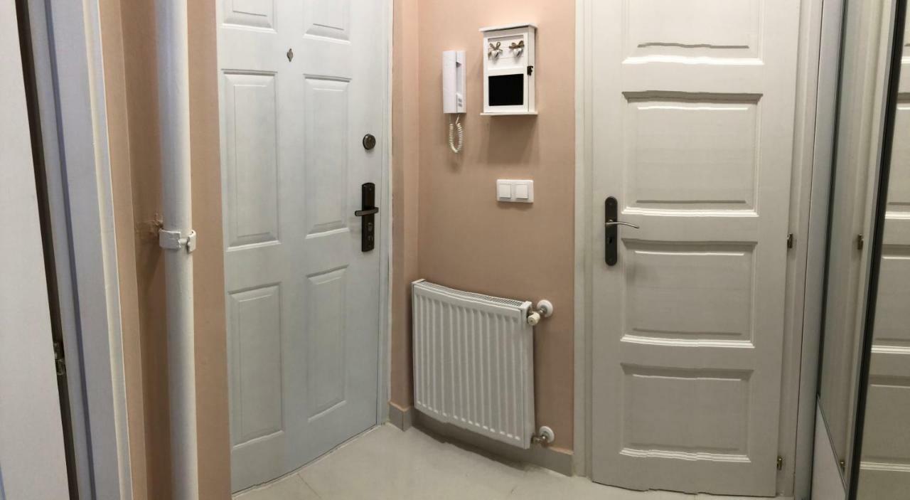 Island In The Downtown With Free Parking Appartement Debrecen